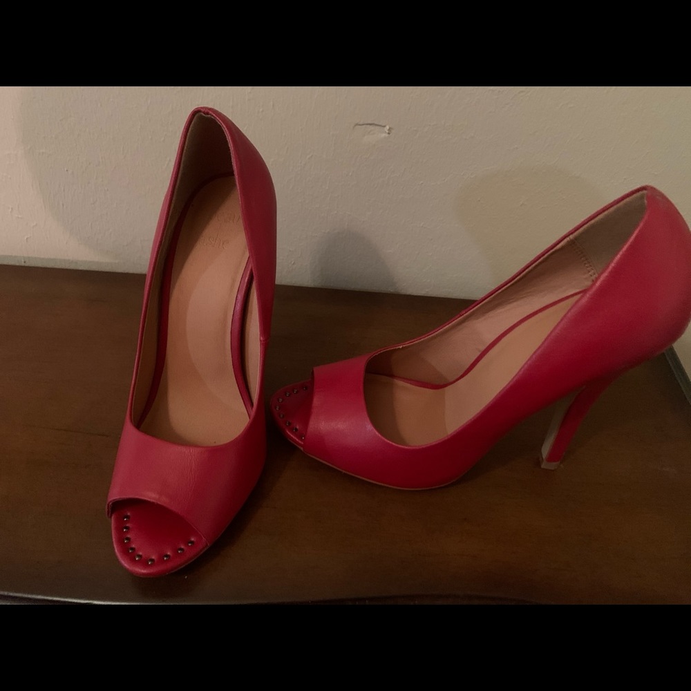 Red pumps - Picture 4 of 4